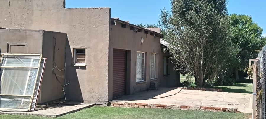 3 Bedroom Property for Sale in Bloemfontein Rural Free State